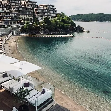 Old Town Beach Apartment Budva