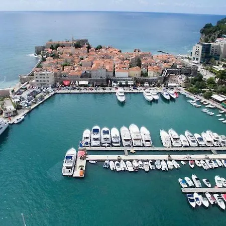 Апартаменти Old Town Beach Будва
