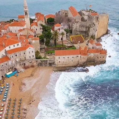 Апартаменти Old Town Beach
