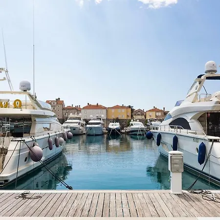 Old Town Beach Апартаменти